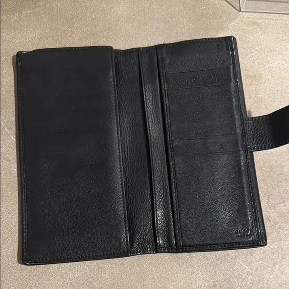 Gucci Black Wallet with Red Accent - Picture 7 of 11
